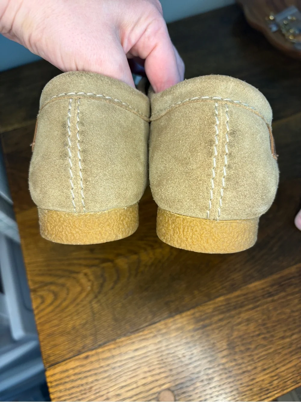 Clarks Men’s Wallabies Suede shoes in Beige-Tan